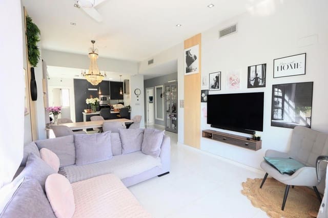 5 bedroom Villa for sale in Villamartin, Orihuela with pool - € 487,000 (Ref: 9233795)