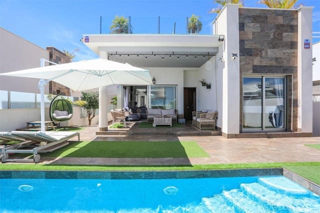 5 bedroom Villa for sale in Villamartin, Orihuela with pool - € 487,000 (Ref: 9233795)