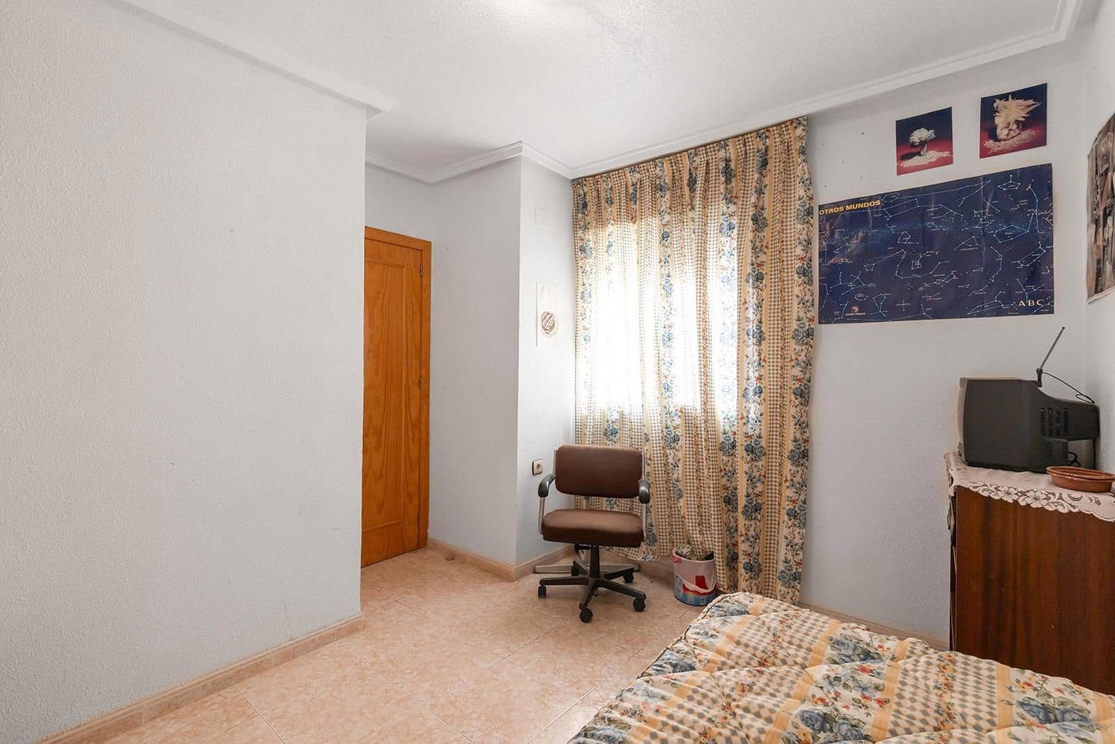 2 bedroom Villa for sale in Torrevieja with pool - € 130,000 (Ref: 9233797)