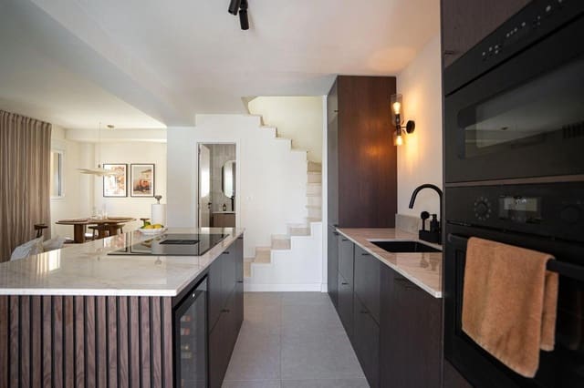 2 bedroom Villa for sale in La Florida, Orihuela with pool - € 299,000 (Ref: 9233800)