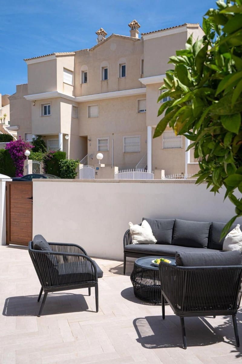 2 chambre Villa/Maison à vendre à La Florida avec piscine - 299 000 € (Ref: 9233800)