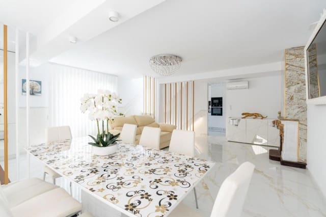 4 soverom Hus til salgs i Punta Prima, Torrevieja med svømmebasseng garasje - € 545 000 (Ref: 9233802)