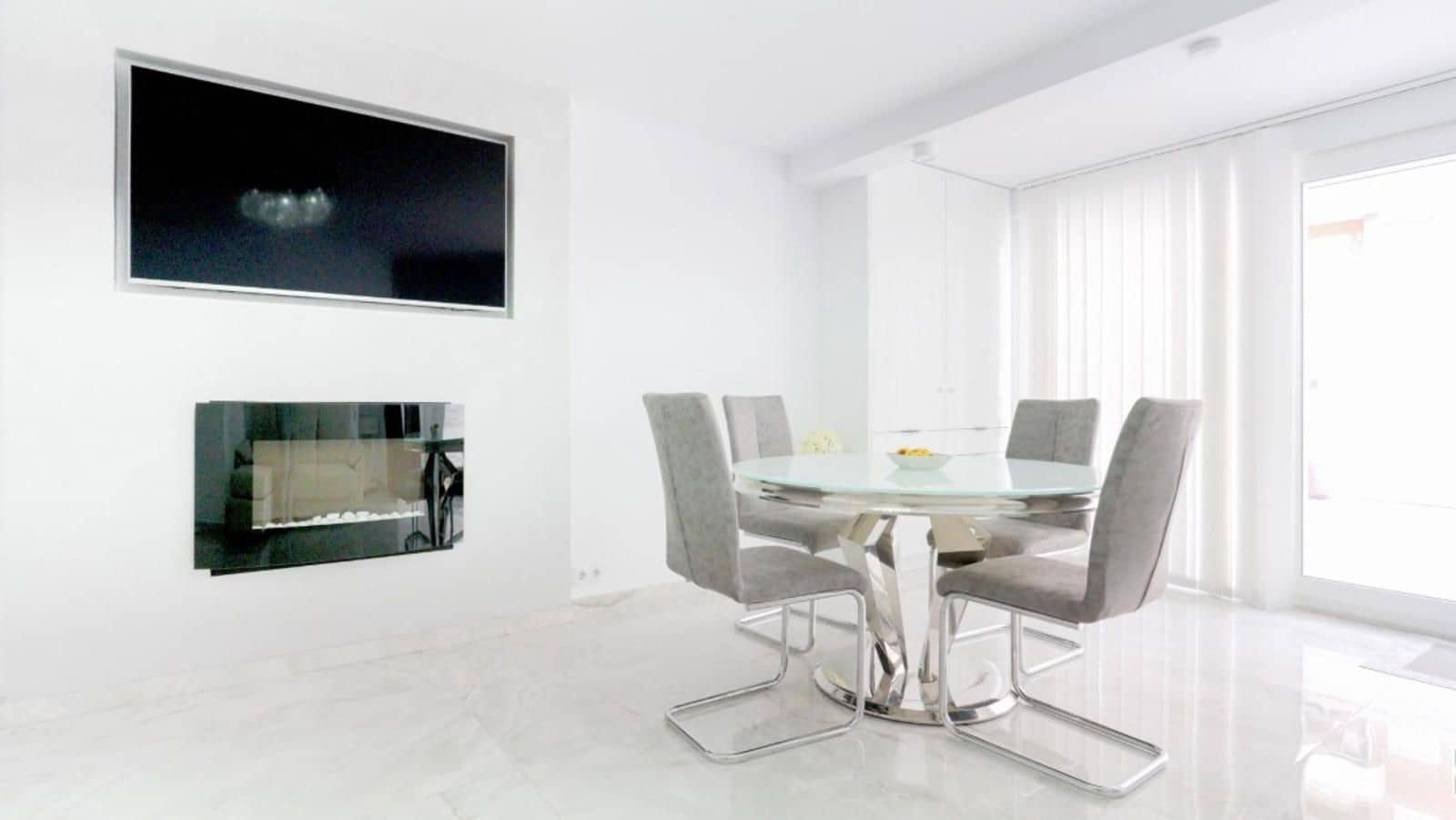 4 soveværelse Byhus til salg i Punta Prima med swimmingpool garage - € 545.000 (Ref: 9233802)