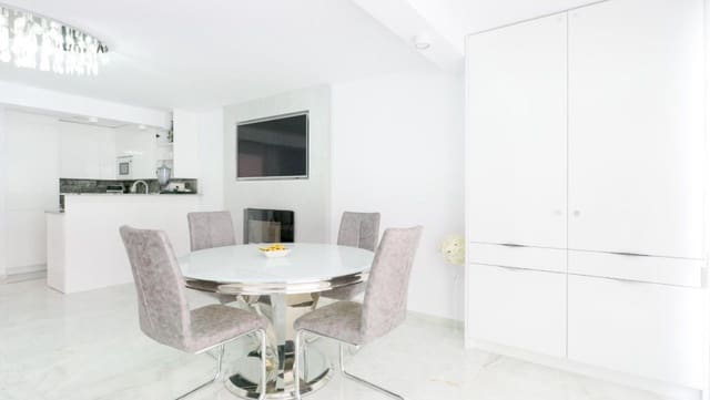 4 soverom Hus til salgs i Punta Prima, Torrevieja med svømmebasseng garasje - € 545 000 (Ref: 9233802)