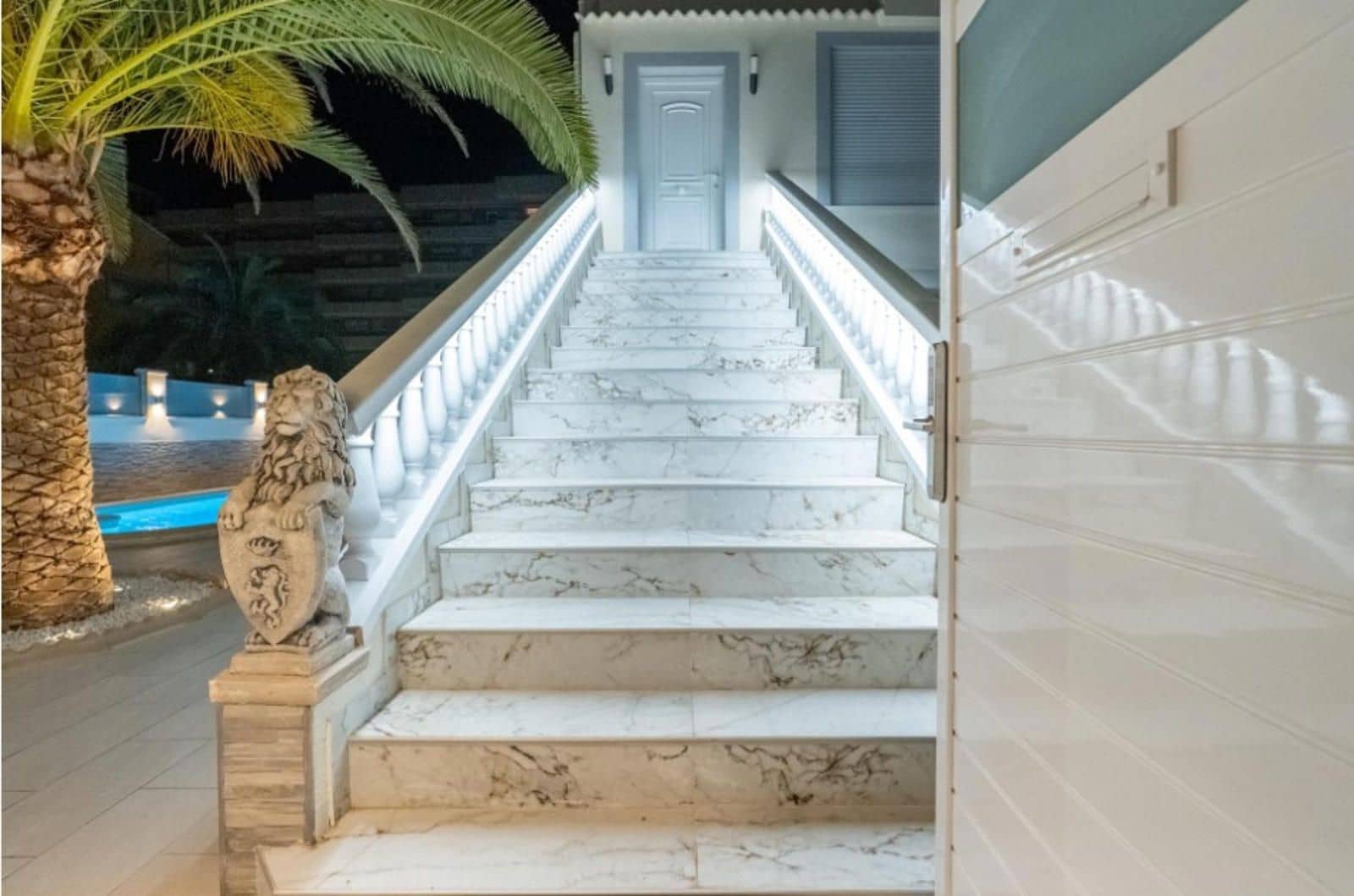 4 soveværelse Byhus til salg i Punta Prima med swimmingpool garage - € 545.000 (Ref: 9233802)