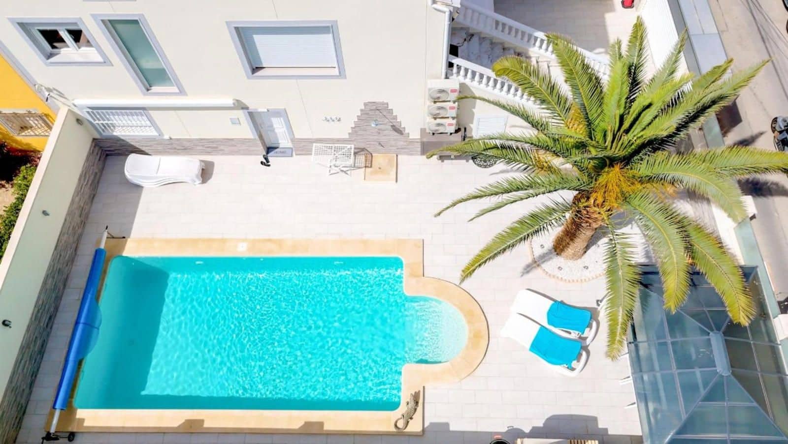 4 soveværelse Byhus til salg i Punta Prima med swimmingpool garage - € 545.000 (Ref: 9233802)