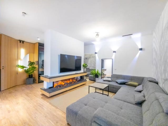 4 Zimmer Villa zu verkaufen in El Chaparral, Torrevieja mit Pool Garage - 590.000 € (Ref: 9233805)