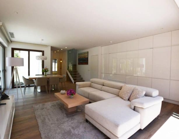 4 quarto Moradia para venda em Las Colinas Golf, Orihuela com piscina - 630 000 € (Ref: 9233819)