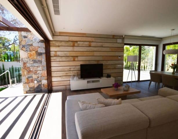 4 quarto Moradia para venda em Las Colinas Golf, Orihuela com piscina - 630 000 € (Ref: 9233819)