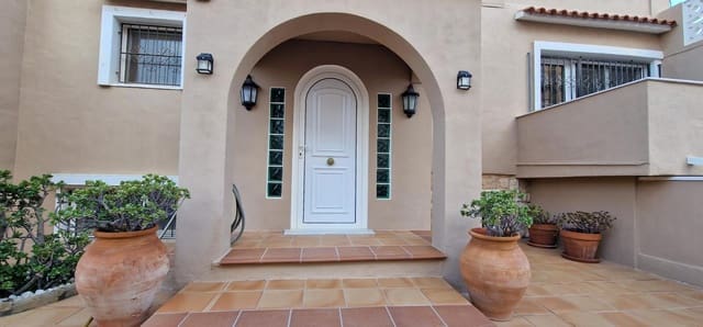 6 Zimmer Haus zu verkaufen in Cabo Cervera, Torrevieja mit Garage - 375.000 € (Ref: 9235183)