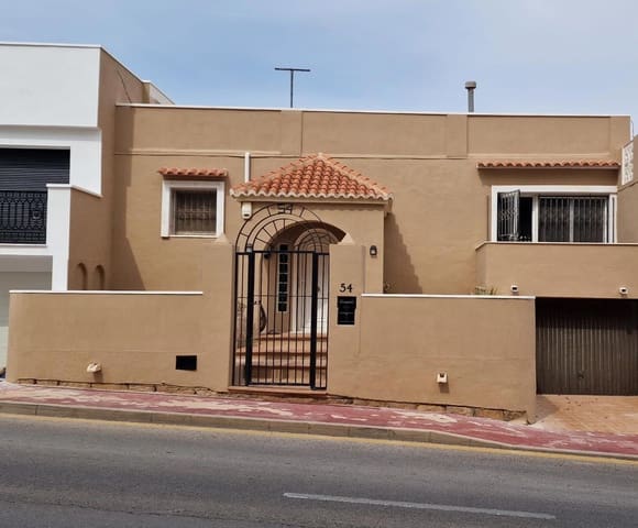 6 Zimmer Haus zu verkaufen in Cabo Cervera, Torrevieja mit Garage - 375.000 € (Ref: 9235183)