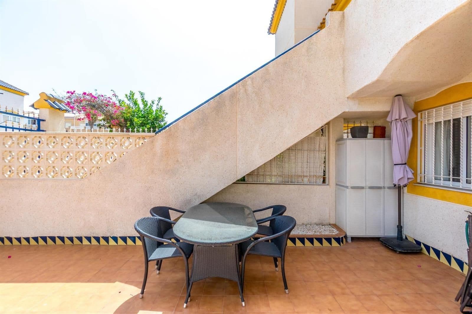 2 makuuhuone Huvila myytävänä paikassa Torrevieja mukana uima-altaan 
autotalli - 149 000 € (Ref: 9237309)