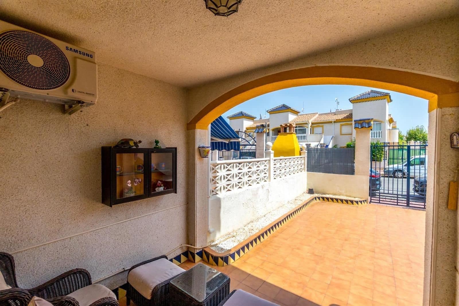 2 makuuhuone Huvila myytävänä paikassa Torrevieja mukana uima-altaan 
autotalli - 149 000 € (Ref: 9237309)