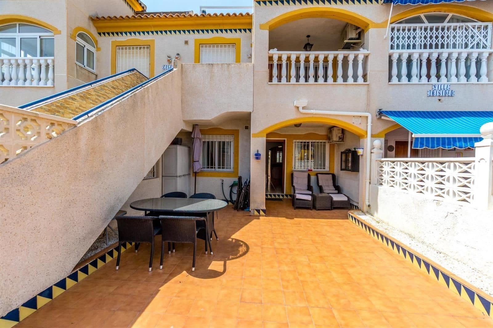 2 makuuhuone Huvila myytävänä paikassa Torrevieja mukana uima-altaan 
autotalli - 149 000 € (Ref: 9237309)