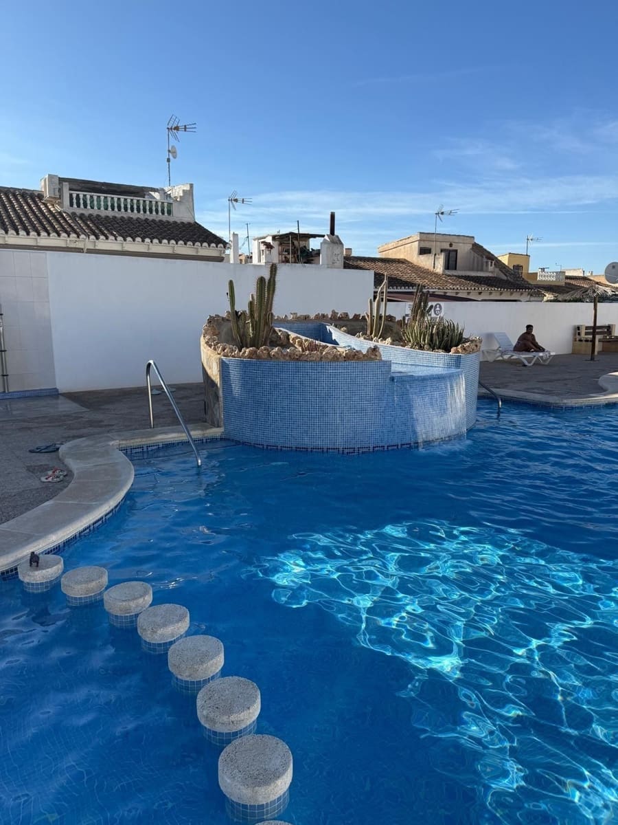 3 soverom Hus til salgs i Torrevieja med svømmebasseng - € 199 000 (Ref: 9237311)