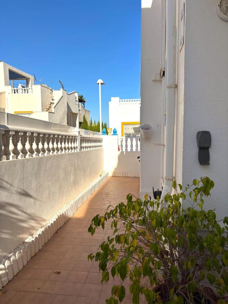 3 soverom Hus til salgs i Torrevieja med svømmebasseng - € 199 000 (Ref: 9237311)