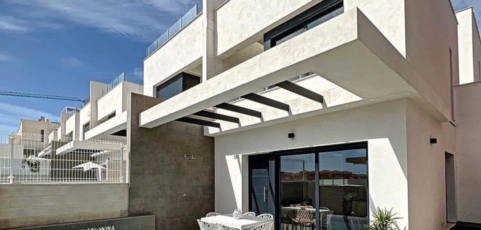 3 Zimmer Villa zu verkaufen in Villamartin mit Pool - 336.000 € (Ref: 9237313)