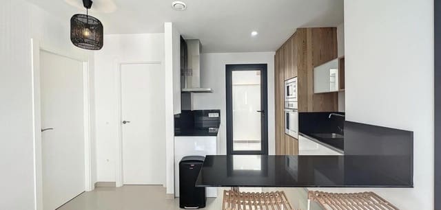 3 Zimmer Villa zu verkaufen in Villamartin, Orihuela mit Pool - 336.000 € (Ref: 9237313)