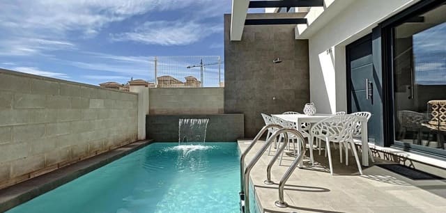 3 Zimmer Villa zu verkaufen in Villamartin, Orihuela mit Pool - 336.000 € (Ref: 9237313)