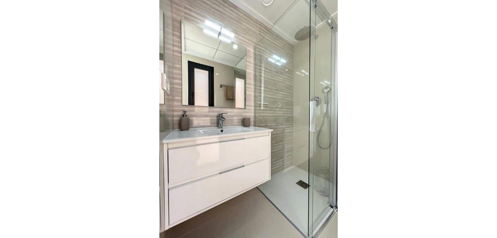 3 Zimmer Villa zu verkaufen in Villamartin mit Pool - 336.000 € (Ref: 9237313)