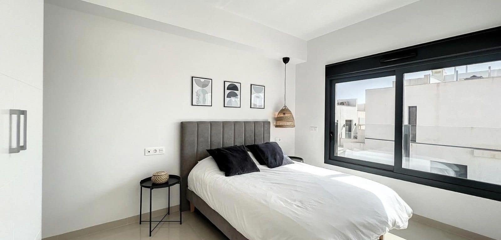 3 Zimmer Villa zu verkaufen in Villamartin mit Pool - 336.000 € (Ref: 9237313)