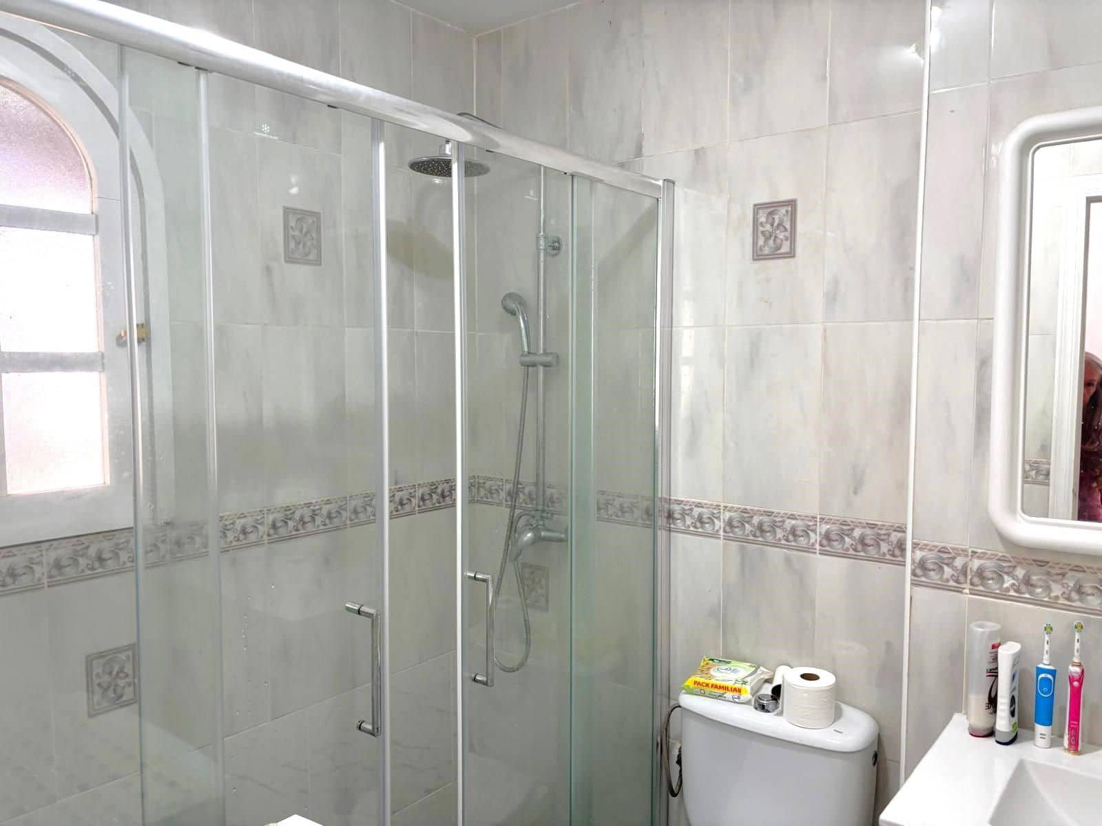 Ático de 1 habitación en Torrevieja en venta con piscina - 123.000 € (Ref: 9237315)