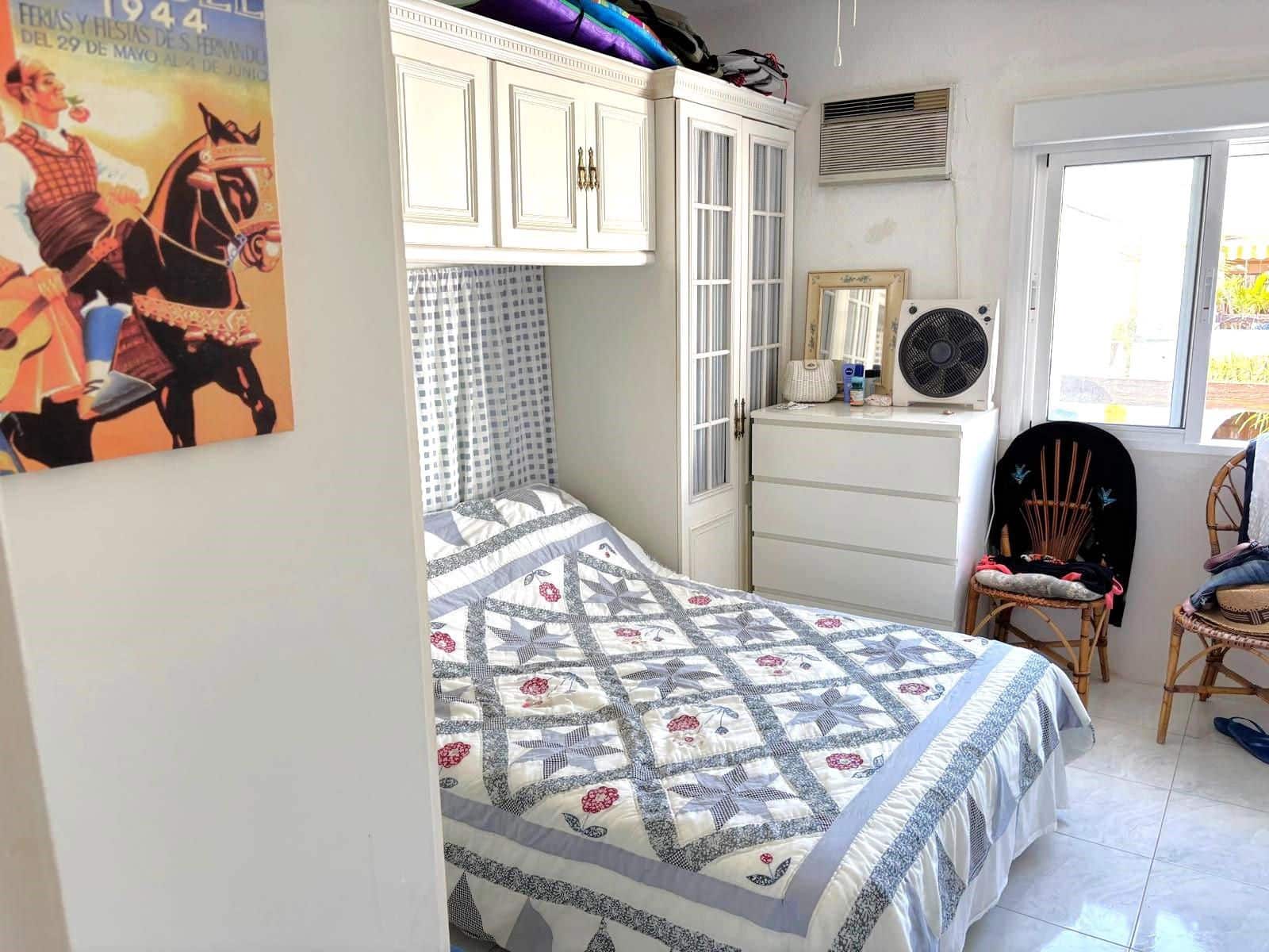 Ático de 1 habitación en Torrevieja en venta con piscina - 123.000 € (Ref: 9237315)