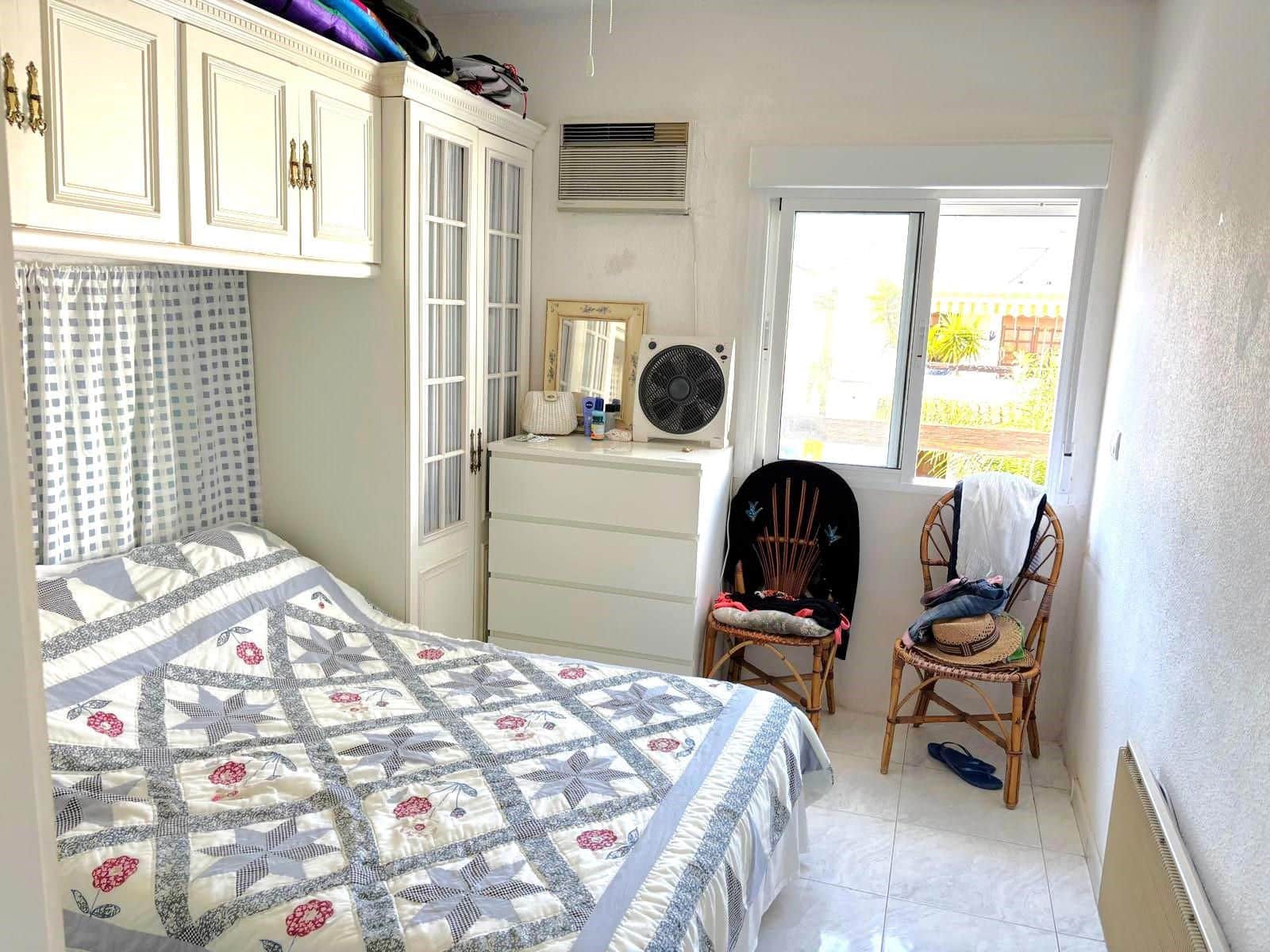 Ático de 1 habitación en Torrevieja en venta con piscina - 123.000 € (Ref: 9237315)