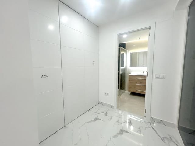 3 slaapkamer Flat te koop in Playa de los Náufragos, Torrevieja - € 225.000 (Ref: 9237320)