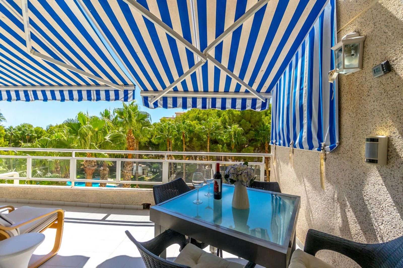 3 sovrum Lägenhet till salu i Orihuela Costa med pool garage - 240 000 € (Ref: 9237339)