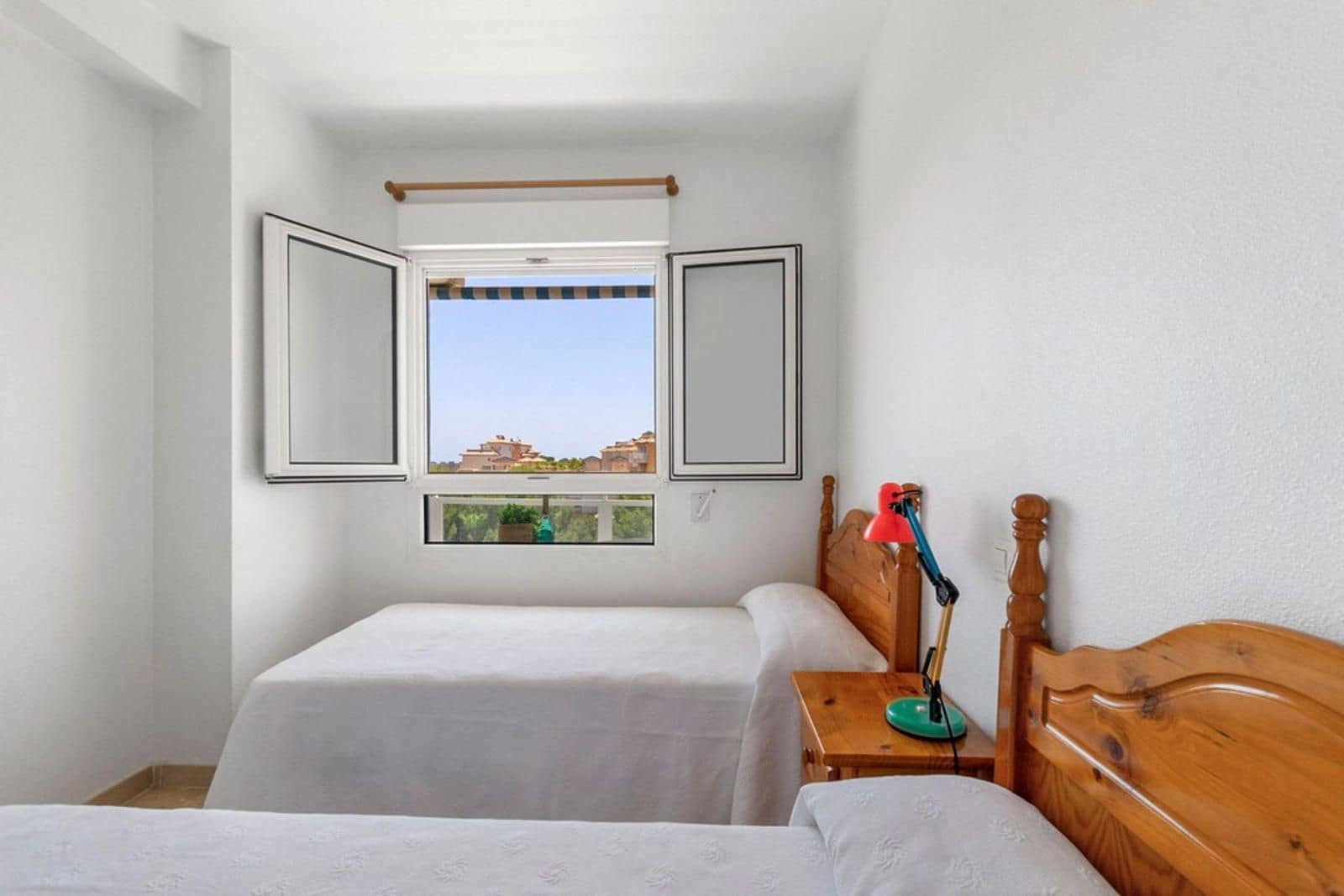 2 soveværelse Lejlighed til salg i Dehesa de Campoamor med swimmingpool - € 160.000 (Ref: 9237343)