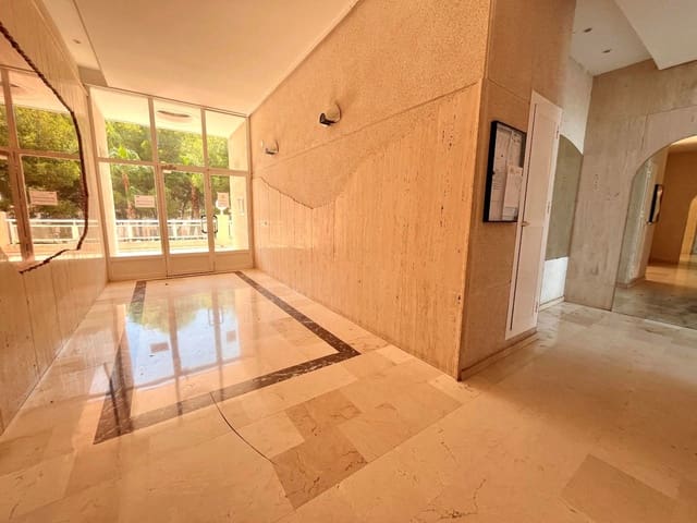 3 makuuhuone Kattohuoneisto myytävänä paikassa Dehesa de Campoamor, Orihuela mukana uima-altaan 
autotalli - 249 000 € (Ref: 9237345)