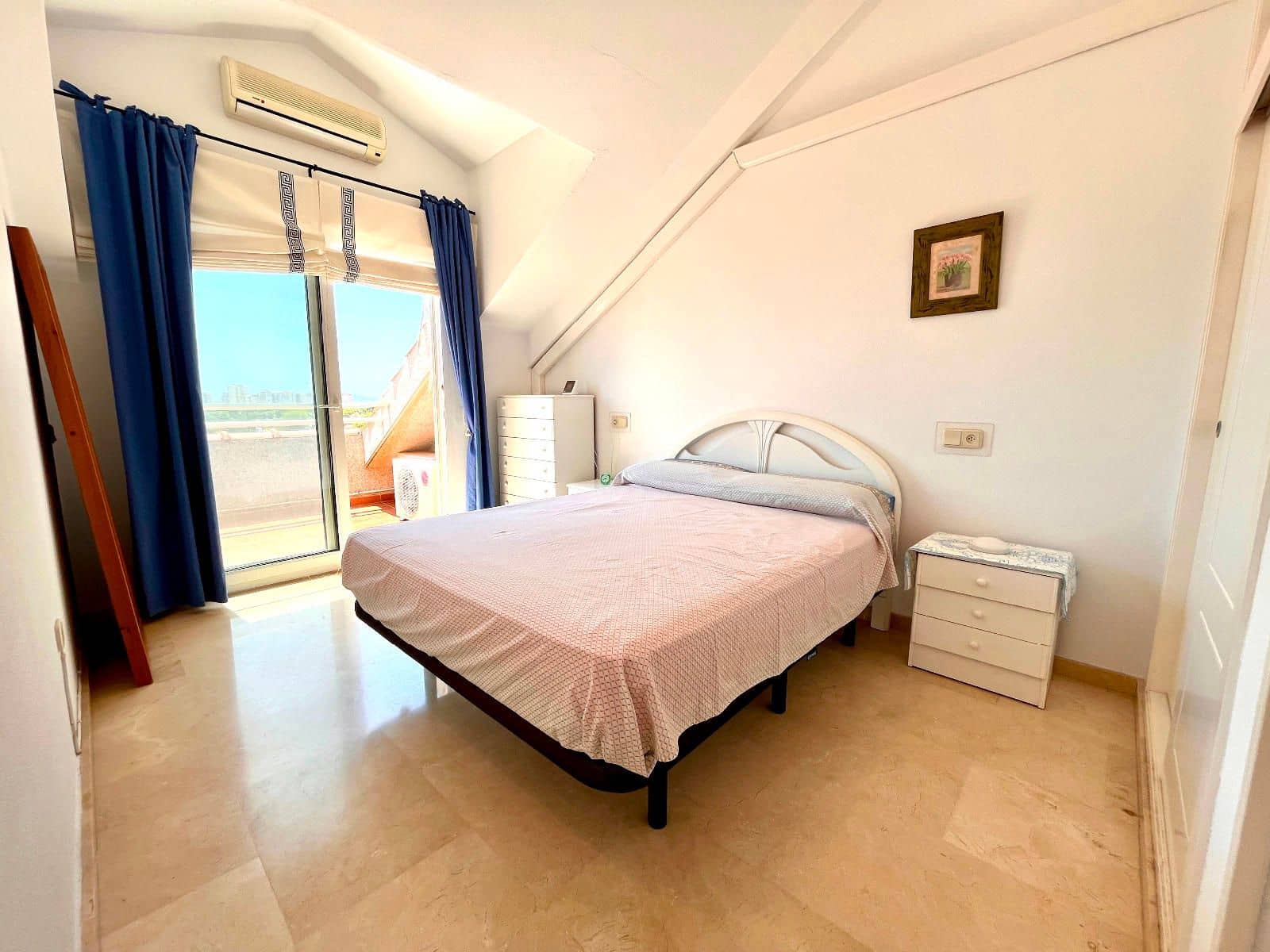 3 makuuhuone Kattohuoneisto myytävänä paikassa Dehesa de Campoamor mukana uima-altaan 
autotalli - 249 000 € (Ref: 9237345)