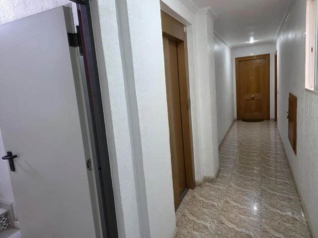 Piso de 3 habitaciones en Avenida Habaneras - Curva de Palangre, Torrevieja en venta - 167.500 € (Ref: 9237369)
