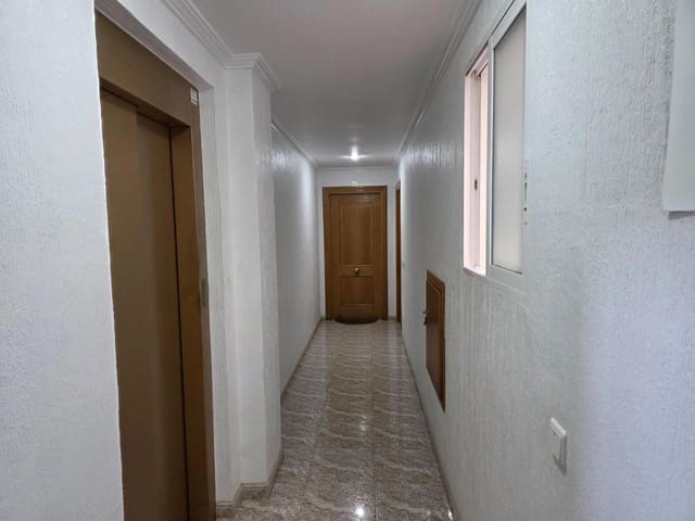 Piso de 3 habitaciones en Avenida Habaneras - Curva de Palangre, Torrevieja en venta - 167.500 € (Ref: 9237369)