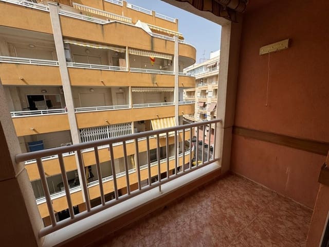2 slaapkamer Flat te koop in Antonio Machado, Torrevieja met garage - € 132.500 (Ref: 9237378)