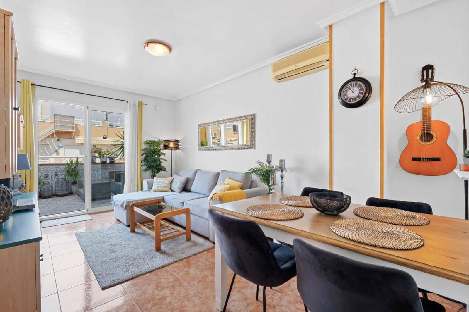 2 soveværelse Penthouse til salg i Torrevieja med garage - € 175.000 (Ref: 9237383)