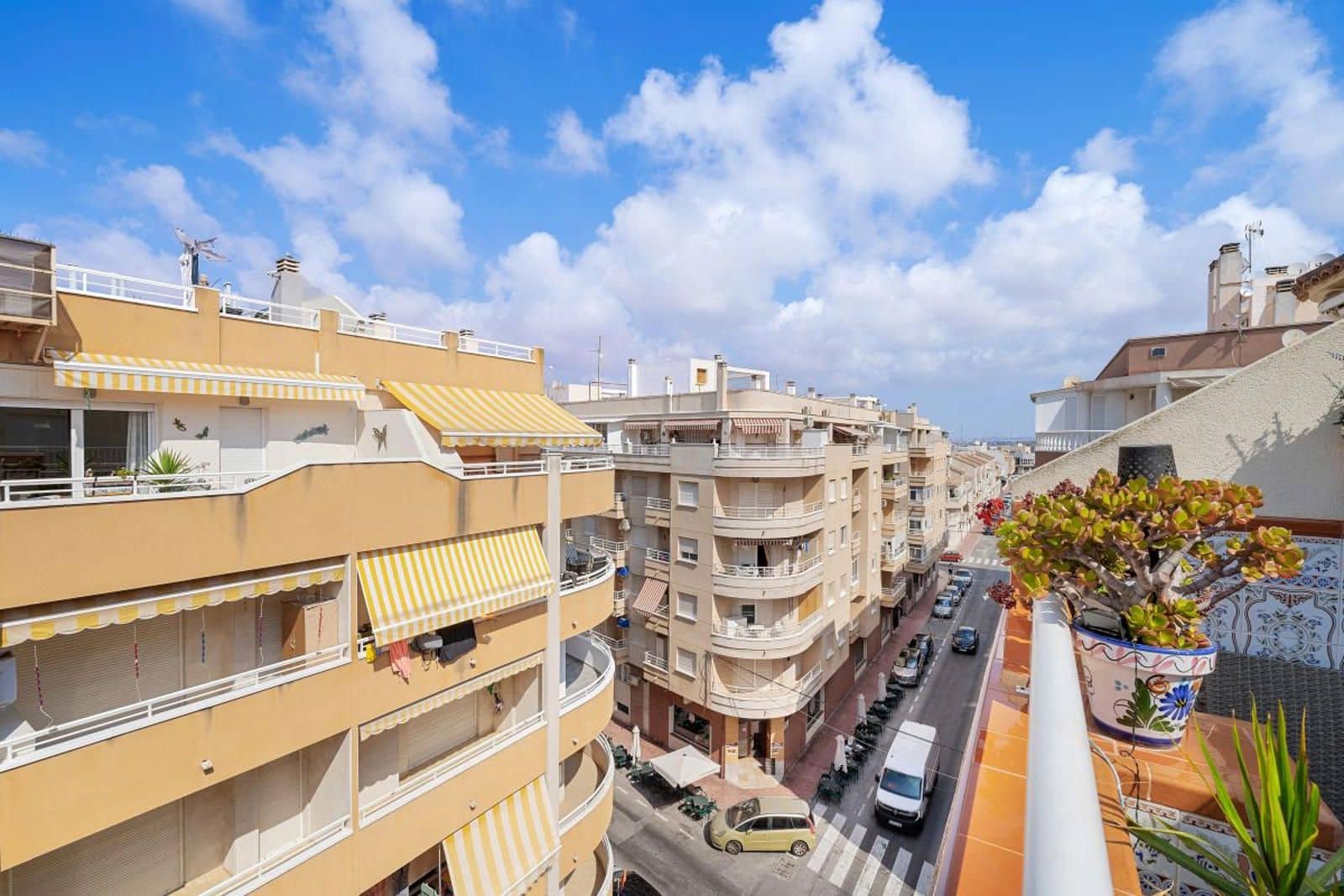 2 soveværelse Penthouse til salg i Torrevieja med garage - € 175.000 (Ref: 9237383)