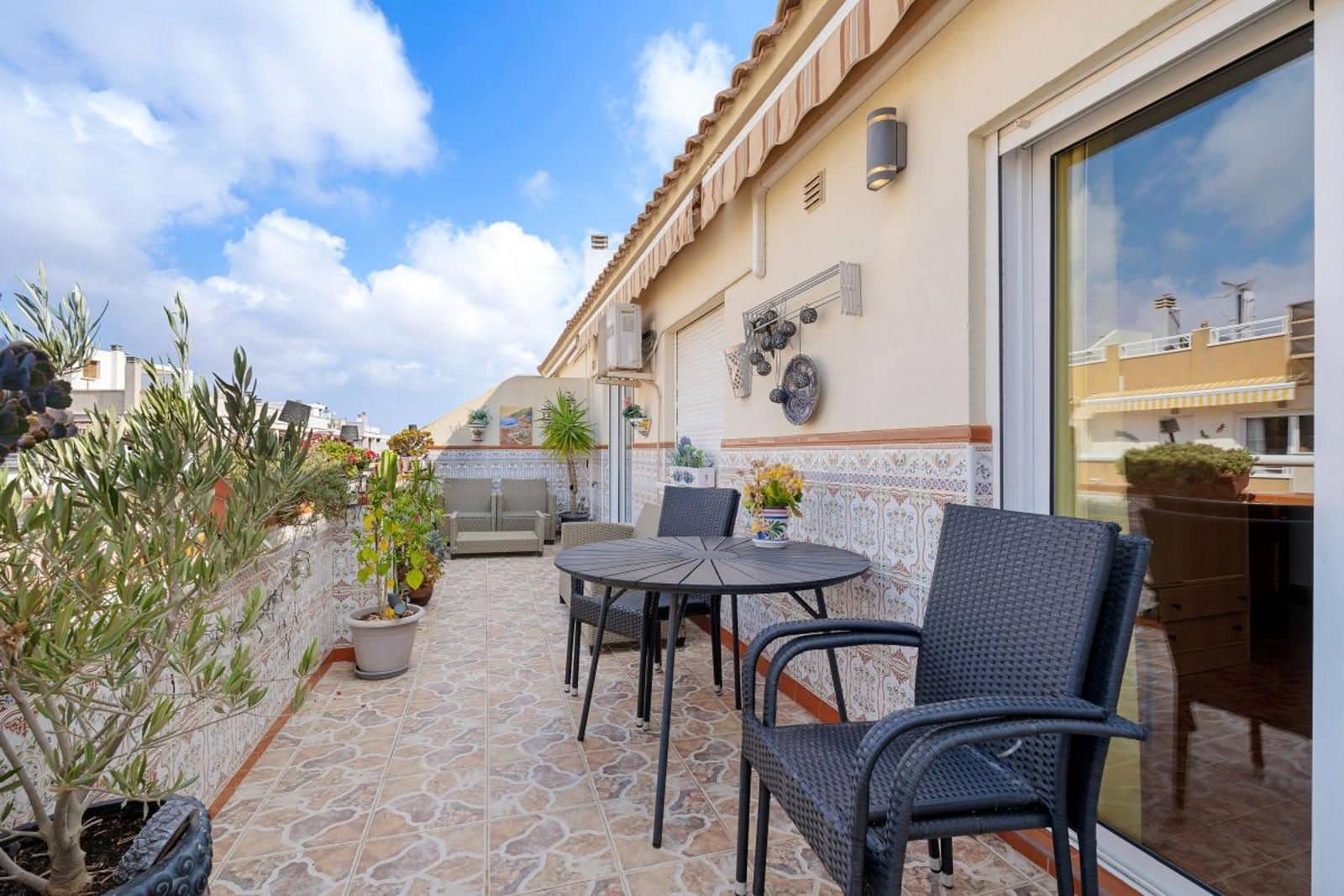 2 soveværelse Penthouse til salg i Torrevieja med garage - € 175.000 (Ref: 9237383)