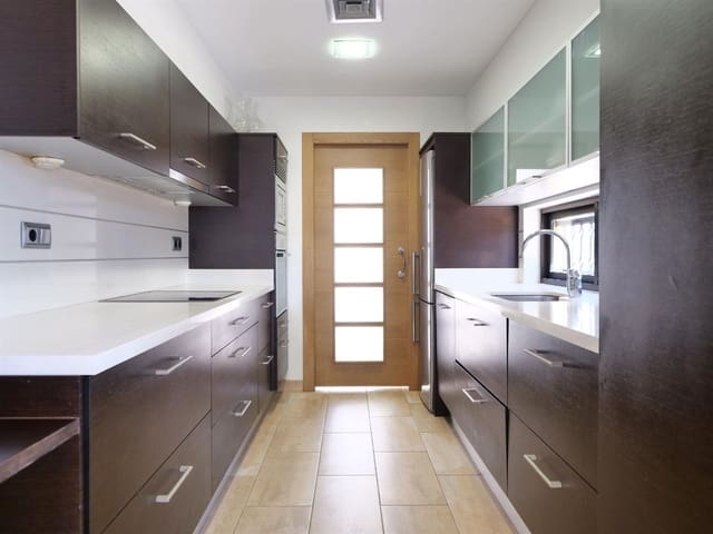 2 makuuhuone Asunto myytävänä paikassa Los Secanos, Guardamar del Segura mukana uima-altaan 
autotalli - 310 000 € (Ref: 9237384)