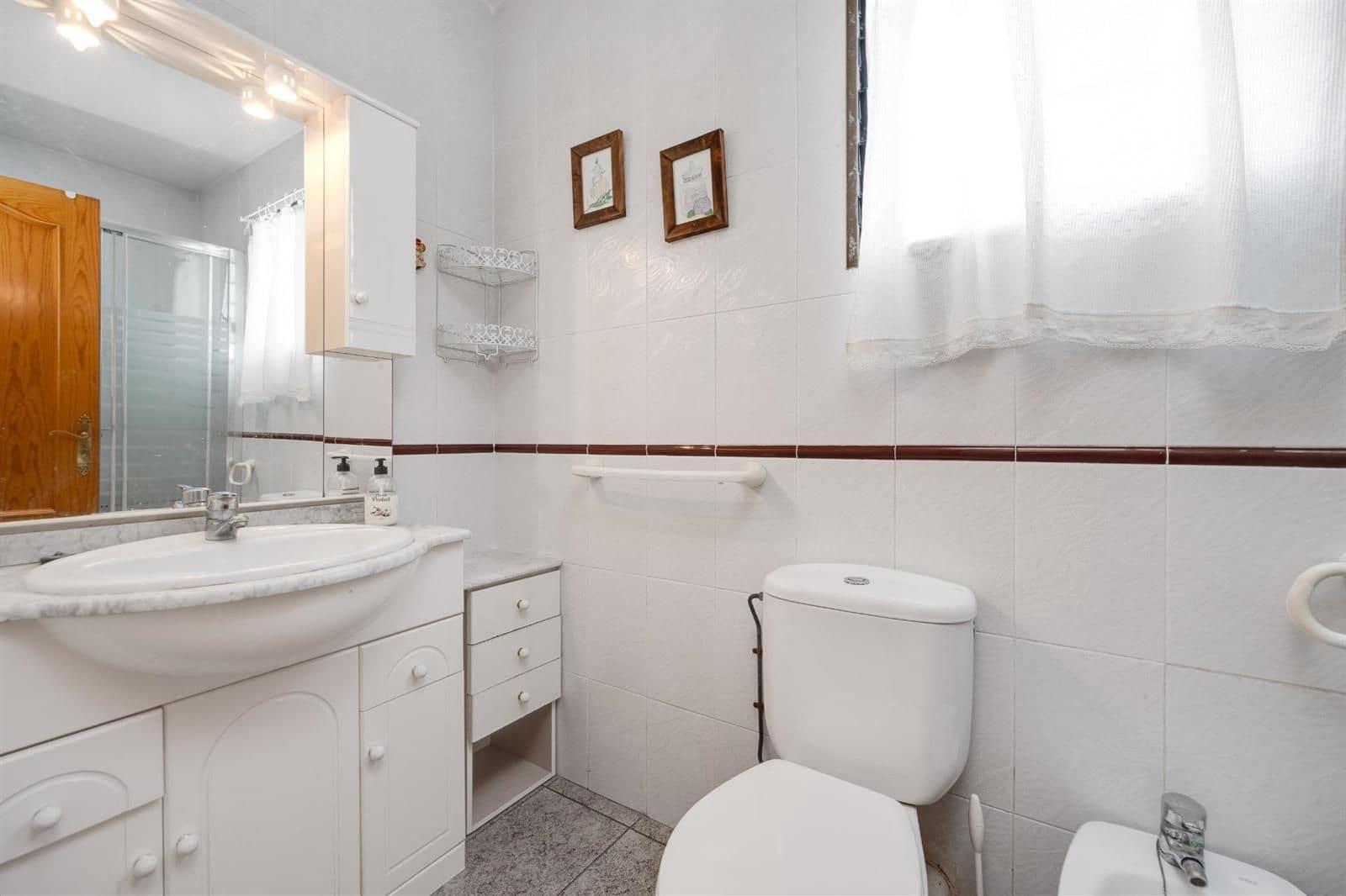 2 bedroom Penthouse for sale in Torrevieja with garage - € 179,900 (Ref: 9237391)