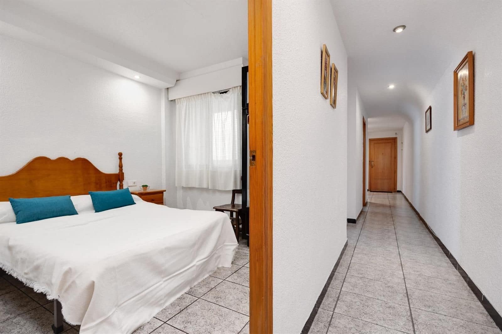 2 bedroom Penthouse for sale in Torrevieja with garage - € 179,900 (Ref: 9237391)