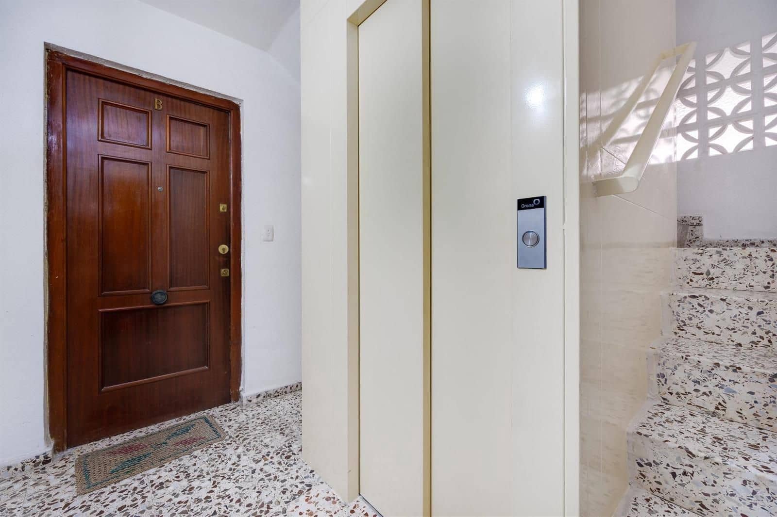 3 makuuhuone Asunto myytävänä paikassa Torrevieja - 159 900 € (Ref: 9237394)