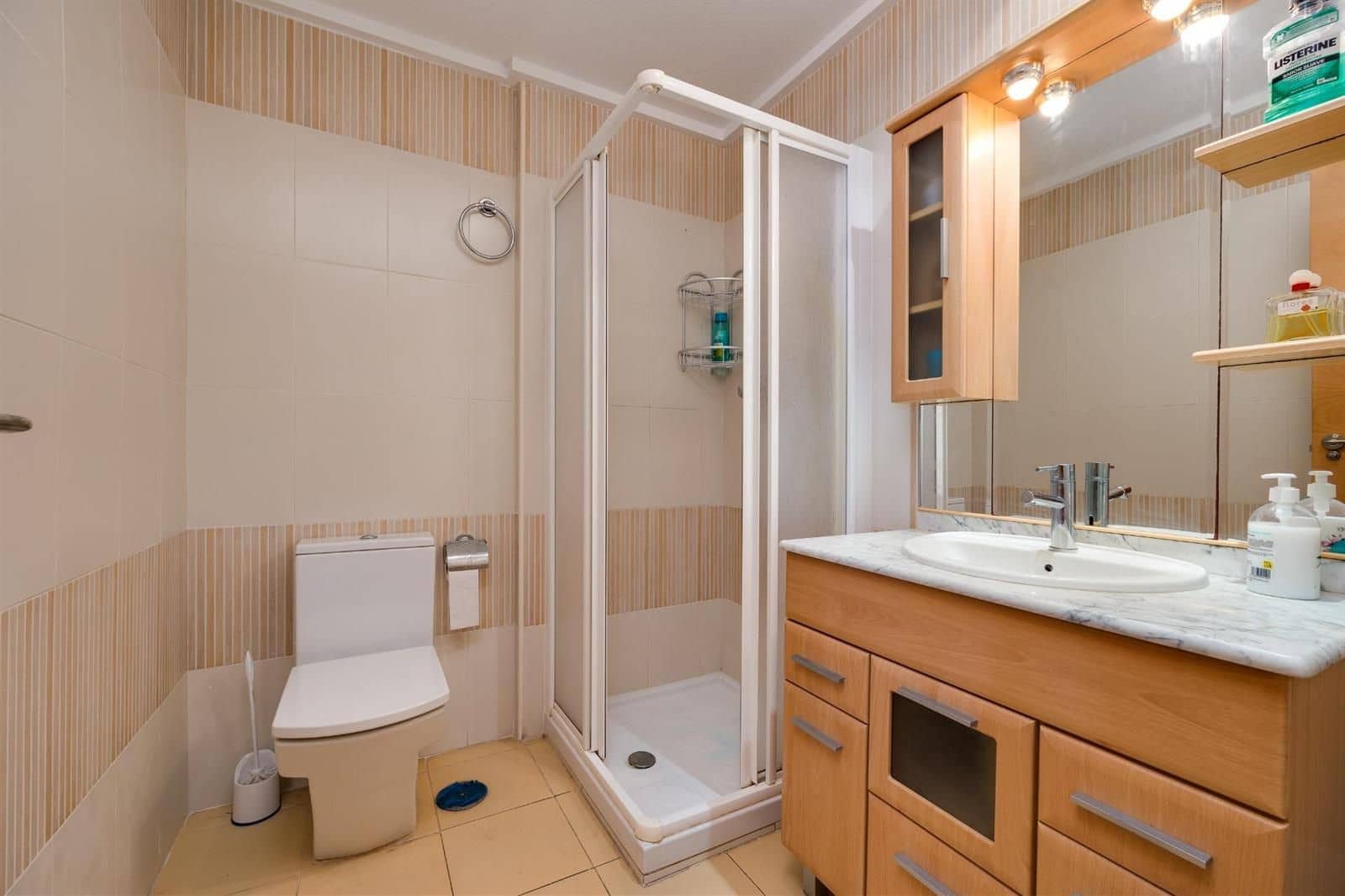 2 makuuhuone Asunto myytävänä paikassa Torrevieja mukana uima-altaan 
autotalli - 123 900 € (Ref: 9237395)