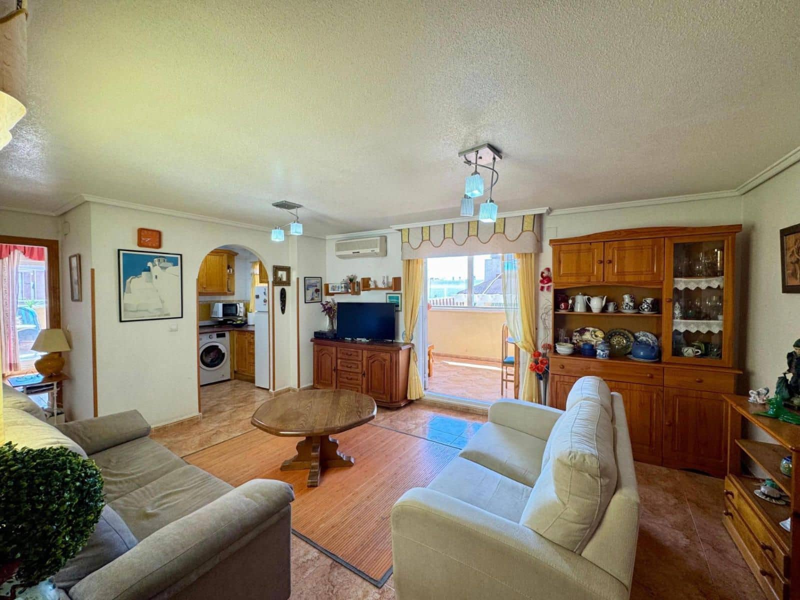 2 soveværelse Penthouse til salg i Torrevieja med swimmingpool - € 149.900 (Ref: 9237402)