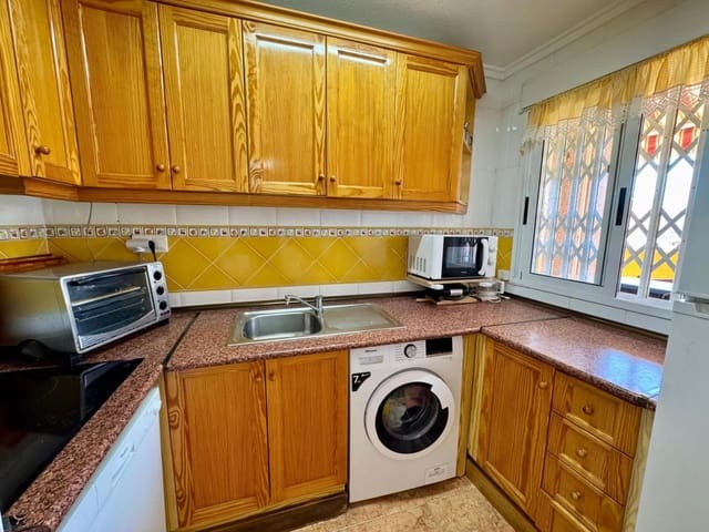 2 soveværelse Penthouse til salg i Puerto Deportivo, Torrevieja med swimmingpool - € 149.900 (Ref: 9237402)