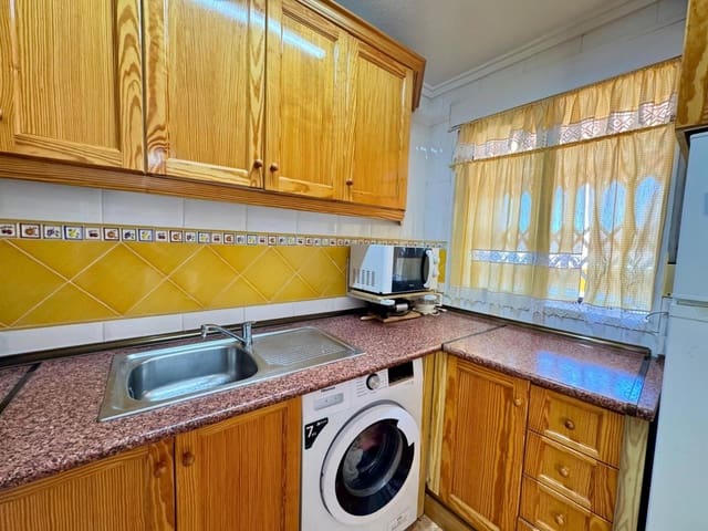 2 soveværelse Penthouse til salg i Puerto Deportivo, Torrevieja med swimmingpool - € 149.900 (Ref: 9237402)