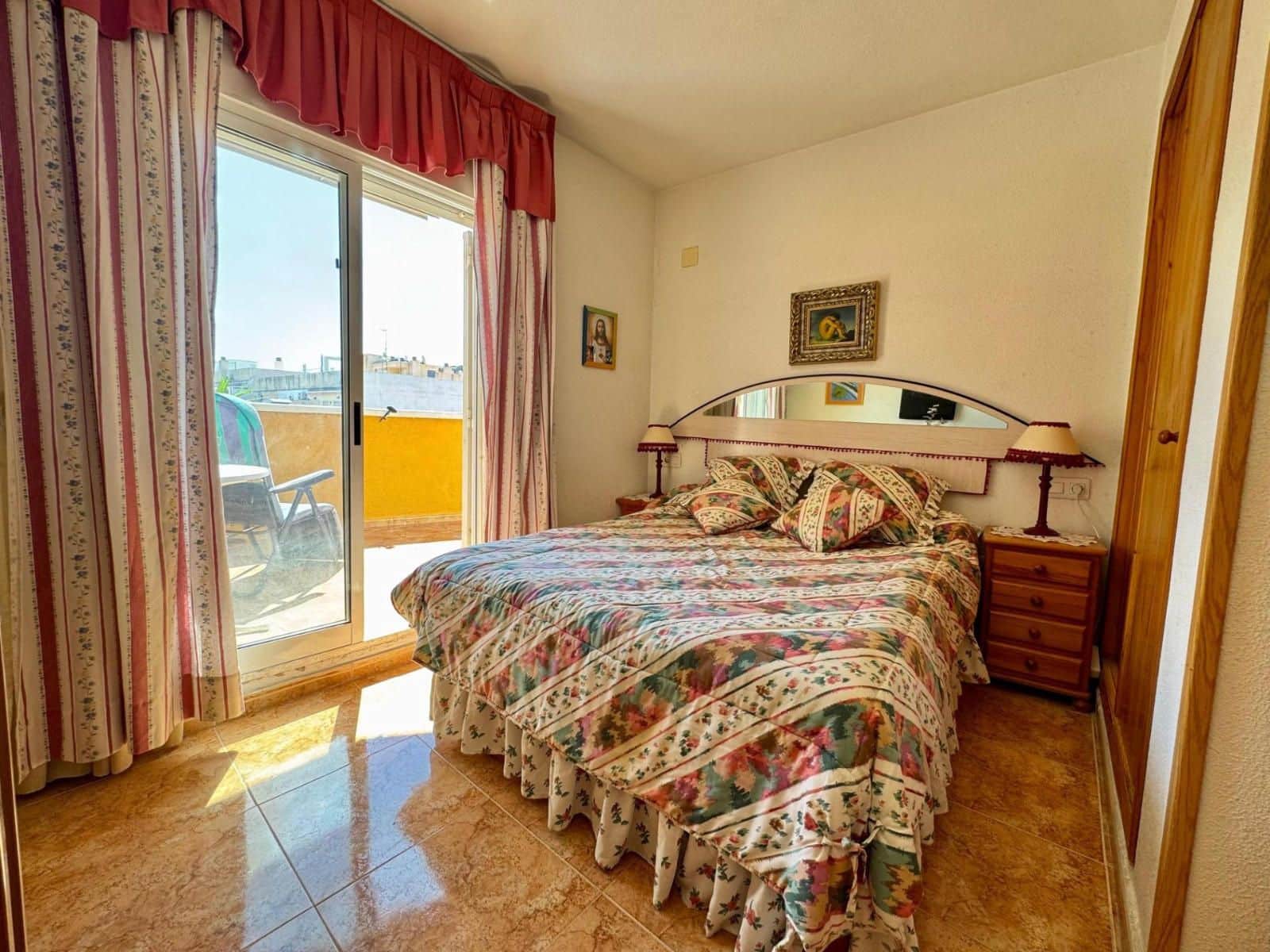2 soveværelse Penthouse til salg i Torrevieja med swimmingpool - € 149.900 (Ref: 9237402)