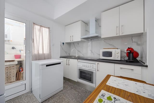 3 chambre Penthouse à vendre à Punta Prima, Orihuela avec garage - 171 969 € (Ref: 9237403)