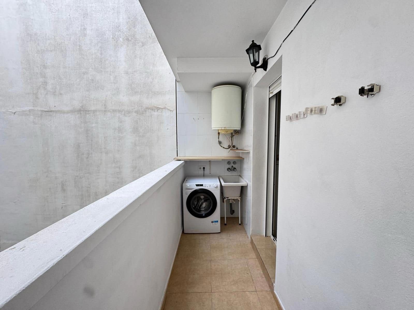 Piso de 3 habitaciones en Torrevieja en venta - 154.900 € (Ref: 9237405)